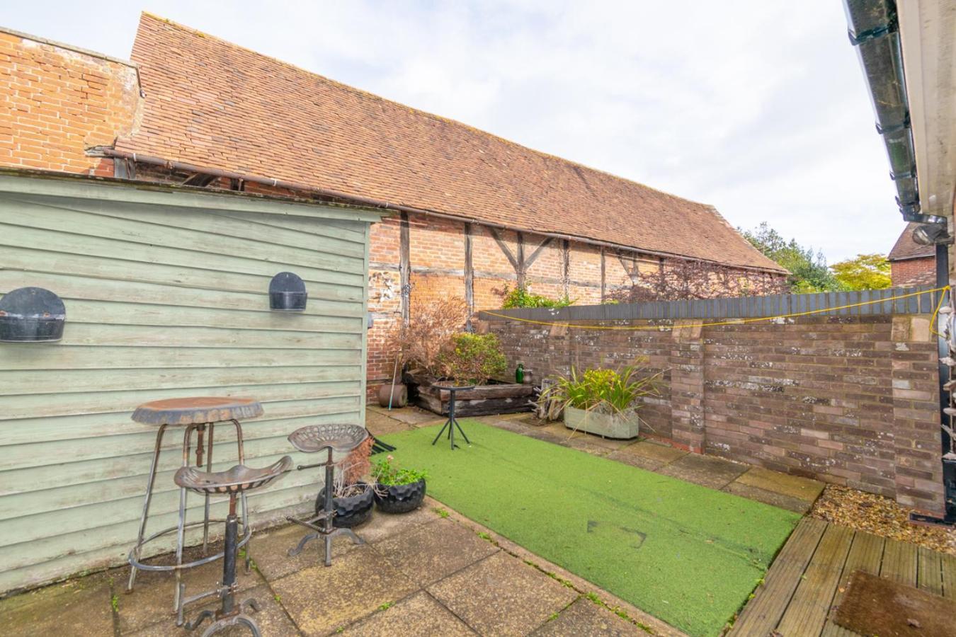 Stylish 2 Bedrooms Cosy & Bright Cottage, Pet Friendly, Sleeps 5, Titchfield Village - Summer Special Offer!! - By Blue Puffin Stays Екстер'єр фото