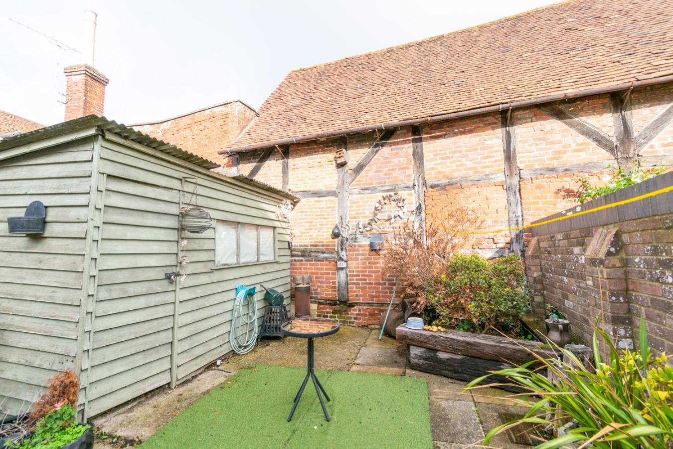 Stylish 2 Bedrooms Cosy & Bright Cottage, Pet Friendly, Sleeps 5, Titchfield Village - Summer Special Offer!! - By Blue Puffin Stays Екстер'єр фото